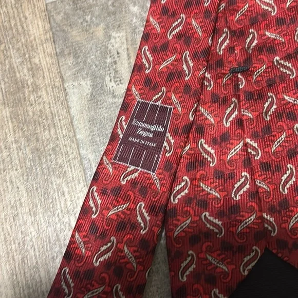 Ermenegildo Zegna red paisley tie 💯 silk CEO